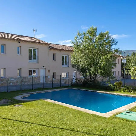 Gargantas De Gredos Holiday home Burgohondo