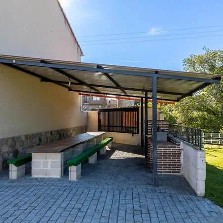 Gargantas De Gredos Holiday home Burgohondo